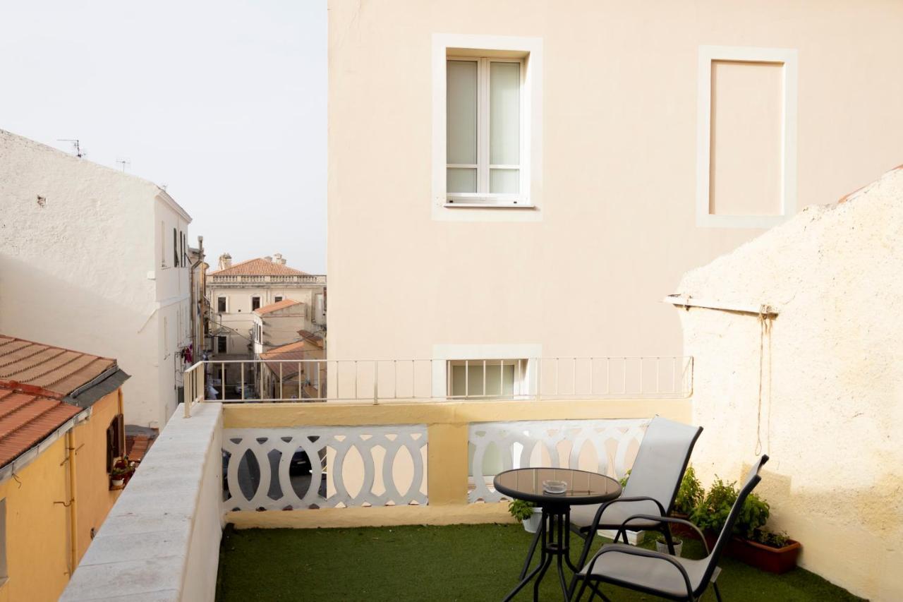 Sassari-Centro Elegante Appartamento Con Wifi E Netflix エクステリア 写真