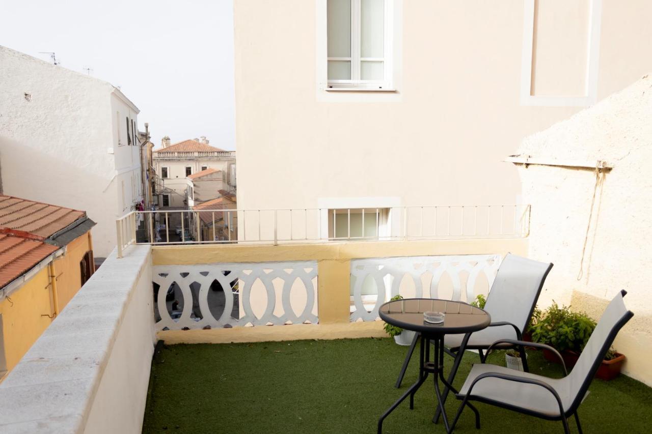 Sassari-Centro Elegante Appartamento Con Wifi E Netflix エクステリア 写真